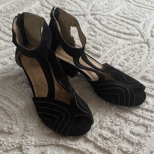 Joyfolie Black Suede Cutout Peep-Toe Heels Sz 9